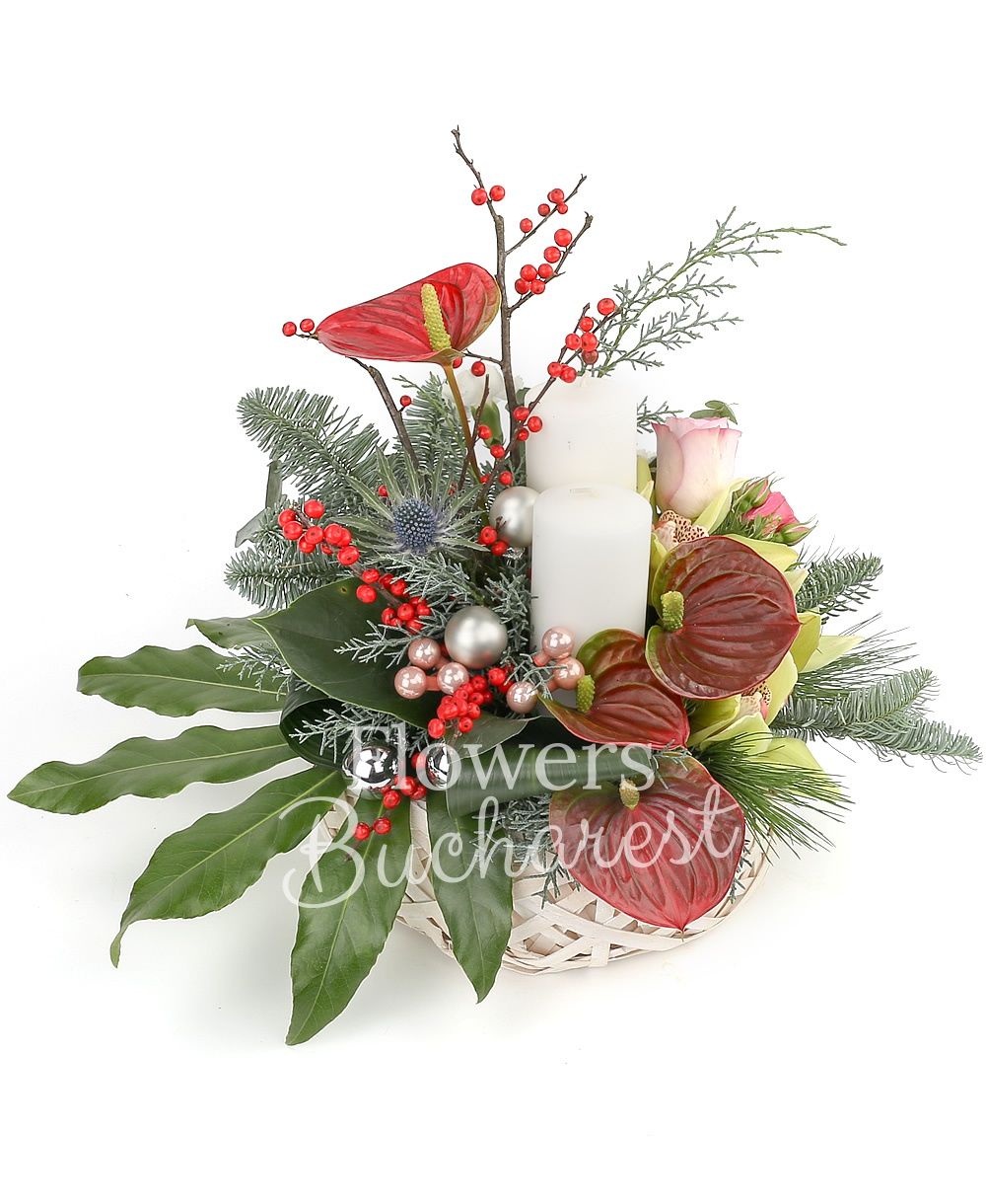 4 anthurium, 3 mauve roses, 1 pink minirose, 1 green cymbidium, 1 eryngium, 1 white lisianthus, ilex, candles, globes, greenery